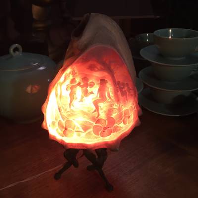 lampe veilleuse coquillage gravé