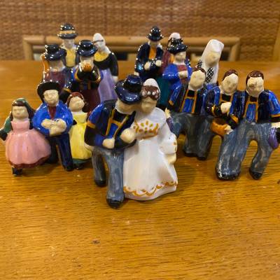 Henriot Quimper Sevellec personnages faïence JES 