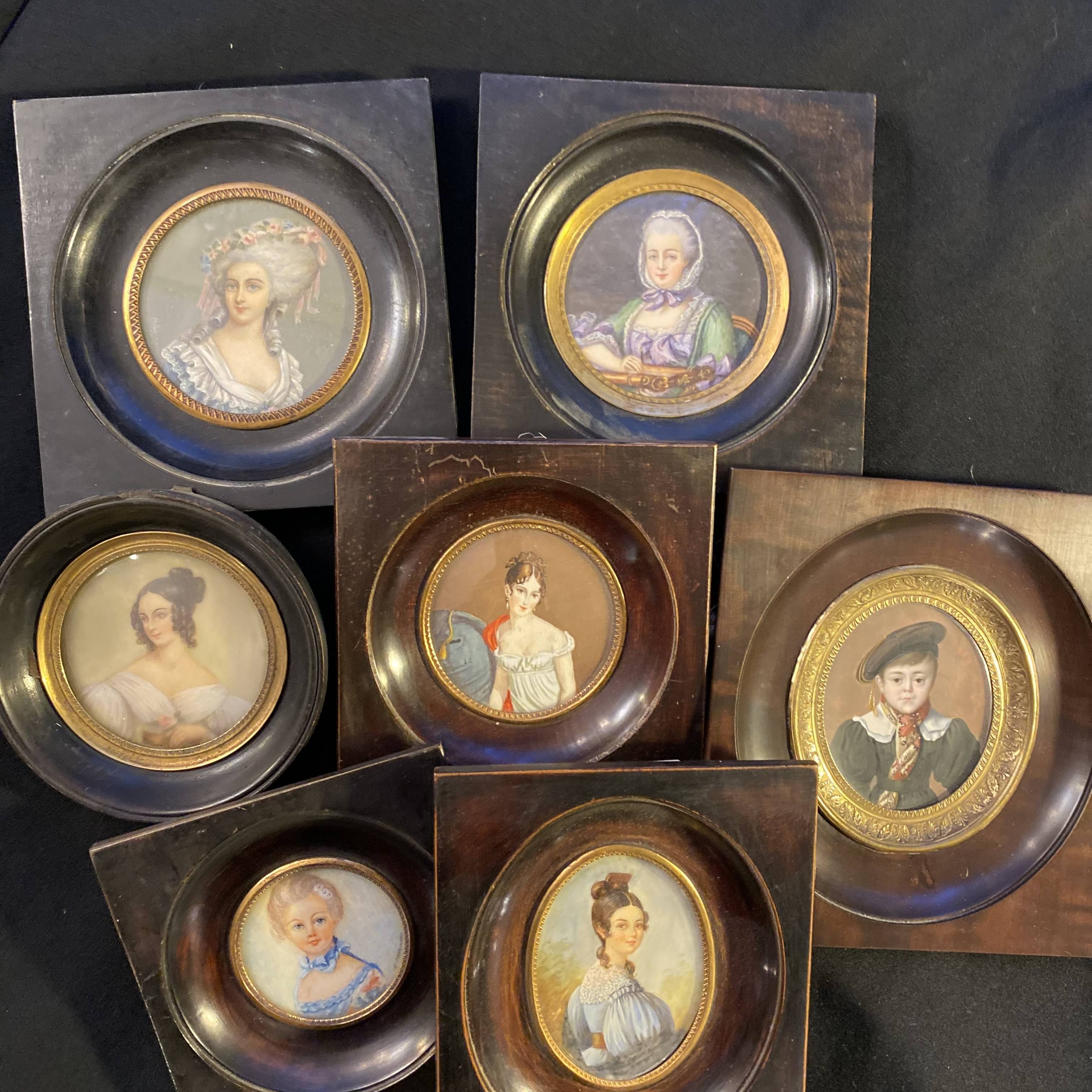 portraits miniatures anciens
